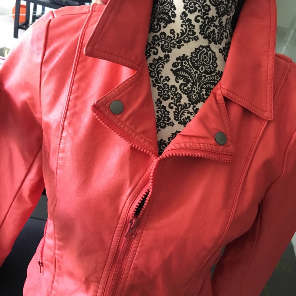 Red chicky Jacket - Picture 4 of 5